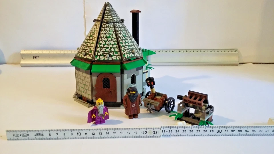 LEGO Harry Potter 4707 Hagrid's Hut, Foto 1 von 4