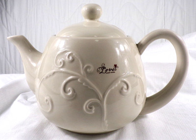 DaySpring ''Love Came Down'' Teapot #53311