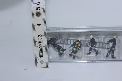 Preiser 10484 Firefighters in Modern Operational Clothing 5 Figures H0 1:87 New - Picture 3 of 3