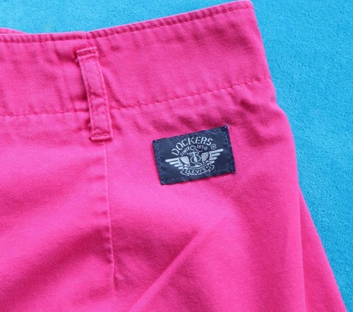 DOCKERS ~ Hot Pink Women Ladies Classic Fit Casual Shorts ~ Size 10 - Picture 3 of 4