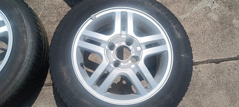 Ford 195/60 R15 88H 6x15 ET52,5 Sommerreifen 98AB-DA Räder - Bild 3 von 4