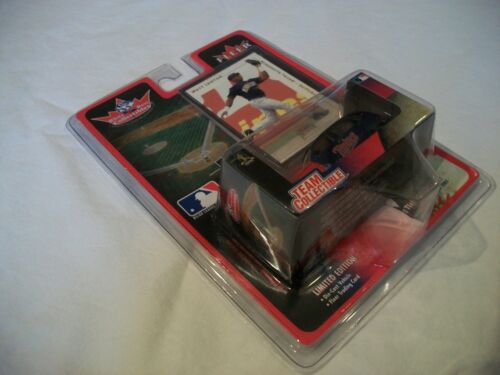 MN Minnesota Twins DIE-CAST VEHICE W/ FLEER TRADING CARD MLB Matt Lawton 2001 - Picture 3 of 4