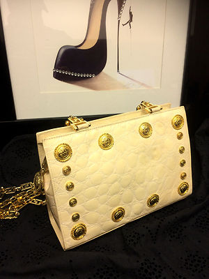 gianni versace メデューサ　バック Gianni Versace 1992 Bondage Collection Patent Leather Medusa
