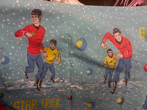 VINTAGE - STAR TREK SINGLE PILLOWCASE - 1970's SPOCK & KIRK - Picture 7 of 11