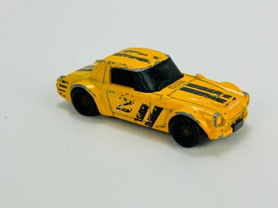 Hot Wheels DTW94 Fairlady 2000 - 2019 Mattell 1:64 Diecast Yellow