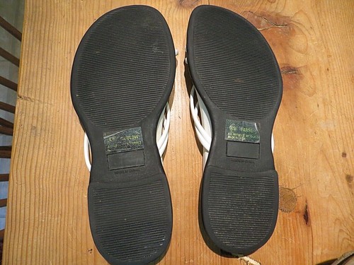 relativity "Farrow" white multi strap sandal slides 8M, EUC! - Picture 10 of 10