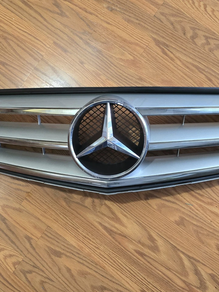 Grelha Mercedes Benz C250 C300 C350 2008-2014 OEM A204 880 0023 A2048800023 - Imagem 3 de 4