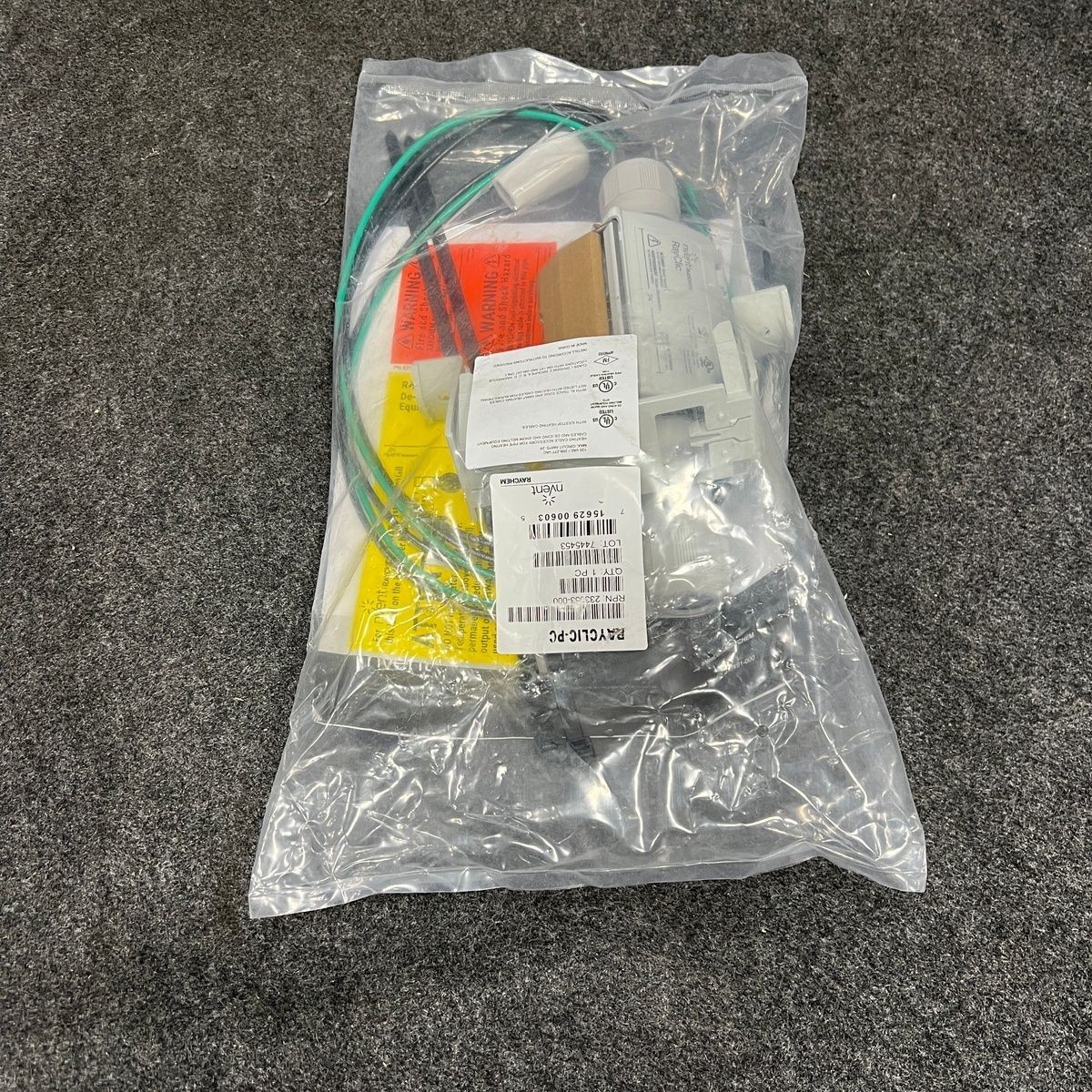NVENT RAYCHEM RAYCLIC-PC Connection System Kit 233053-000