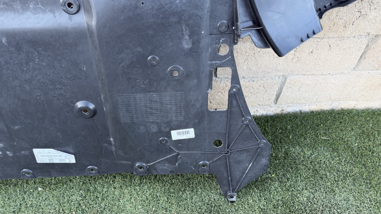 FERRARI SF90 FRONT UNDERBODY SHIELD OEM 849085