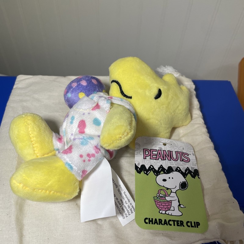 Peanuts New 2026 Woodstock Plush 6" Easter Theme Character Clip