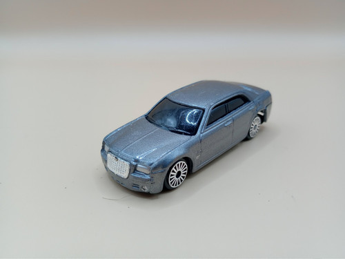Maisto Chrysler 300C Diecast Diecast Toy 1:64 Silver