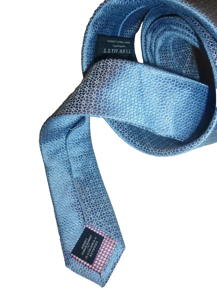 Tie Charles Tyrwhitt Silk Blue Silver Flowers Design 3.25x58” Necktie - Image 4 of 4