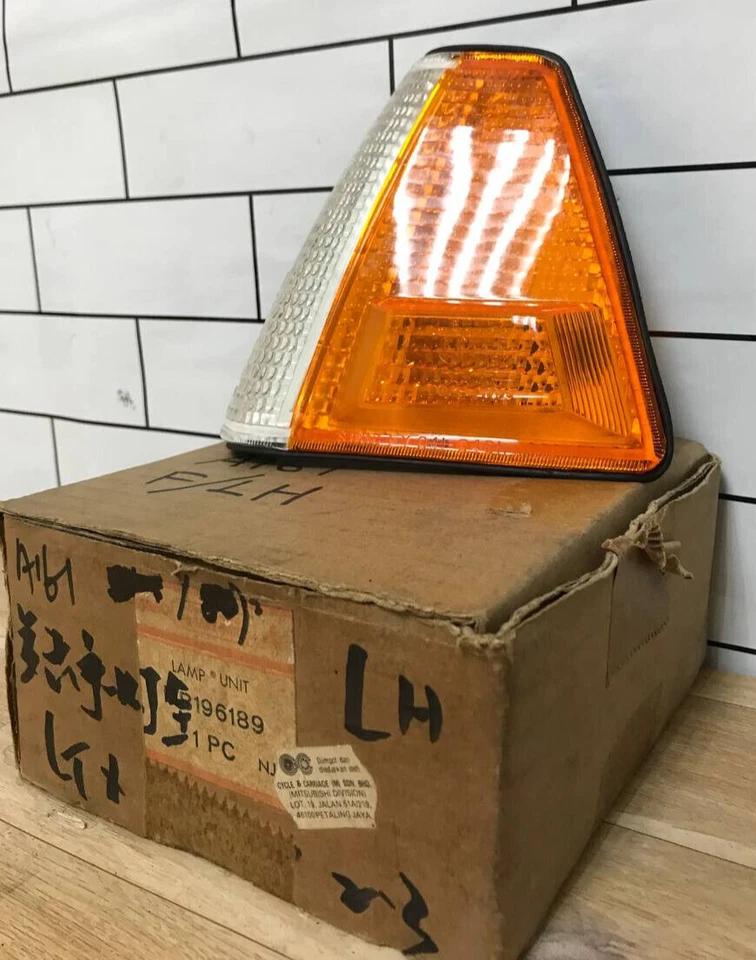 Luz de esquina Mitsubishi Galant Sigma GK A161 1985-1987 GIRO A LA DERECHA GENUINA NOS Foto 4 de 4