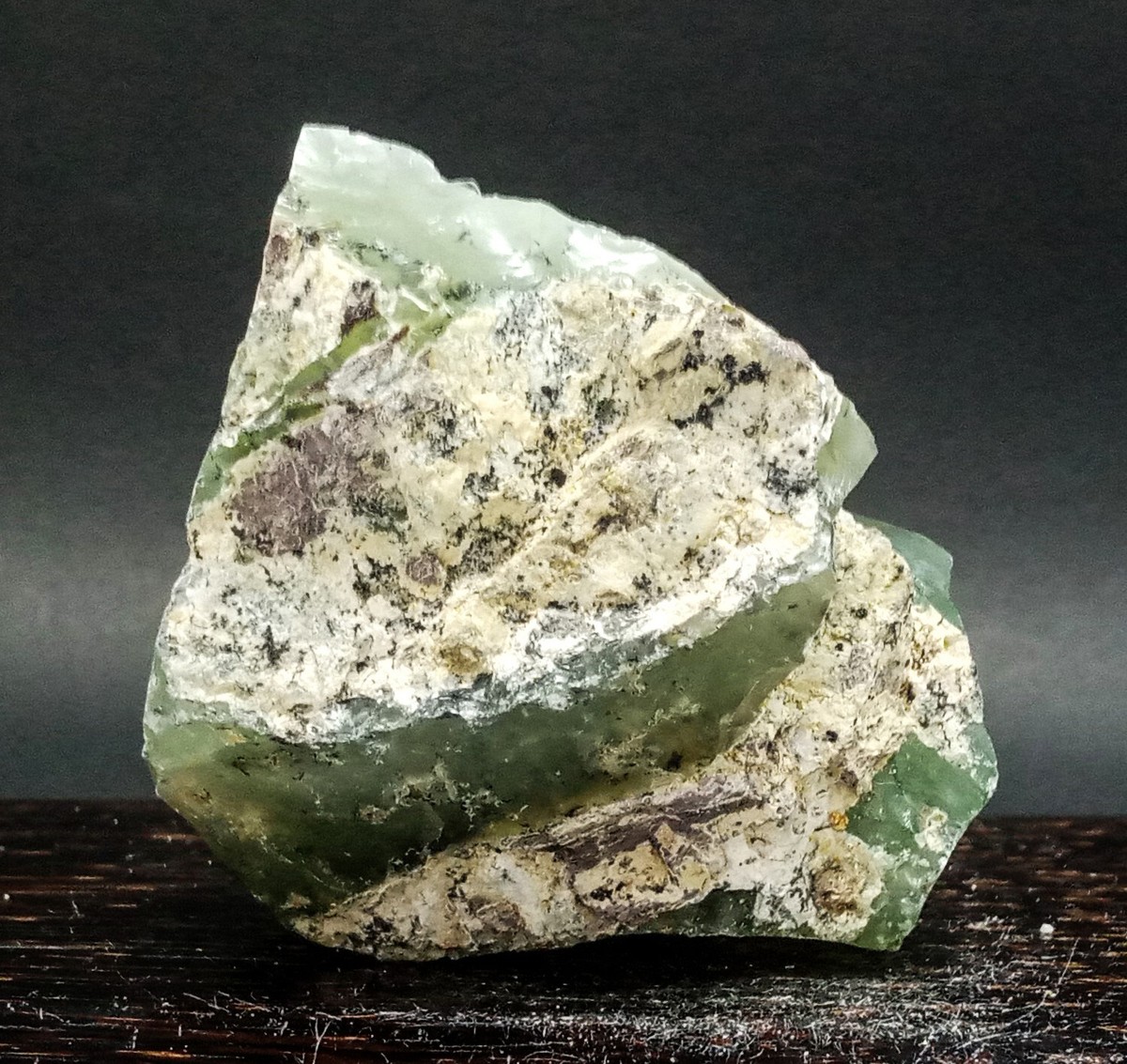 Amazing 230G Natural Rough Polished 100% Chrysopal indonesia