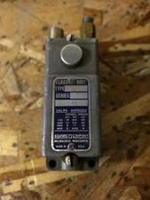 SQUARE D CLASS 9007 LIMIT SWITCH AW22 SERIES
