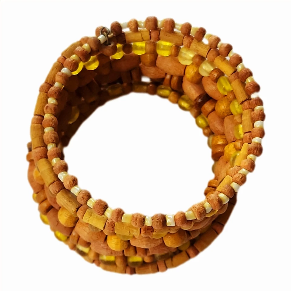 Brazalete envolvente estilo tribal alambre memoria cuentas vidrio amarillo y madera boho Foto 2 de 4