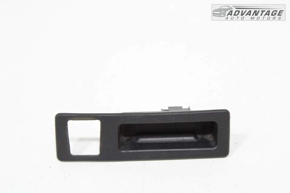 BMW 330E F30 2016-2018 maletero trasero puerta trasera liberación abierta manija bisel OEM Foto 2 de 4
