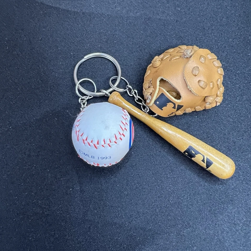 Vtg 1993 Chicago Cubs MLB Keychain Ring with mini Baseball Bat and Glove - Image 2 of 4