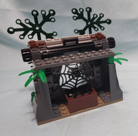 LEGO Indiana Jones 7626 Jungle Cutter complete with Minifigures & Instructions