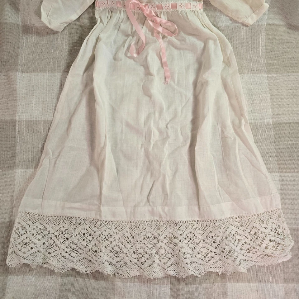 Vestido de bautizo vintage para bebé recién nacida ~ cinta rosa ~ encaje Foto 3 de 4