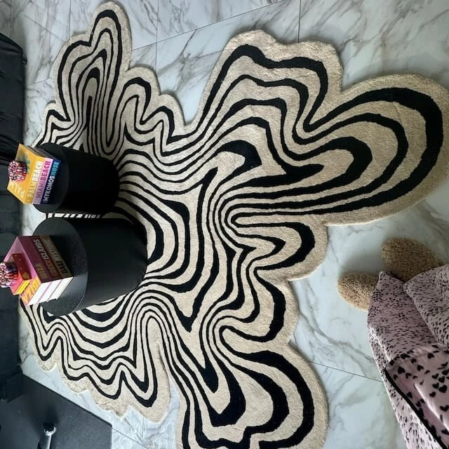 Black & Beige Tufted Irregular Shaped Rug Soft Wool Area Rug Carpet 4x4 5x5 Feet - Image 2 of 4