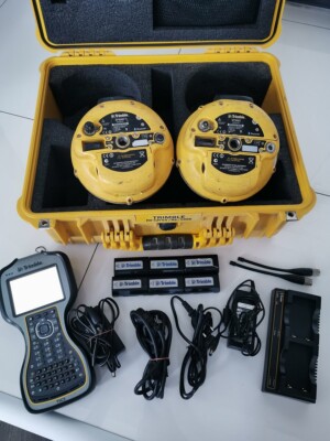 Trimble SPS882 BASE & ROVER 410-470MHz radios with accessories, great shape!