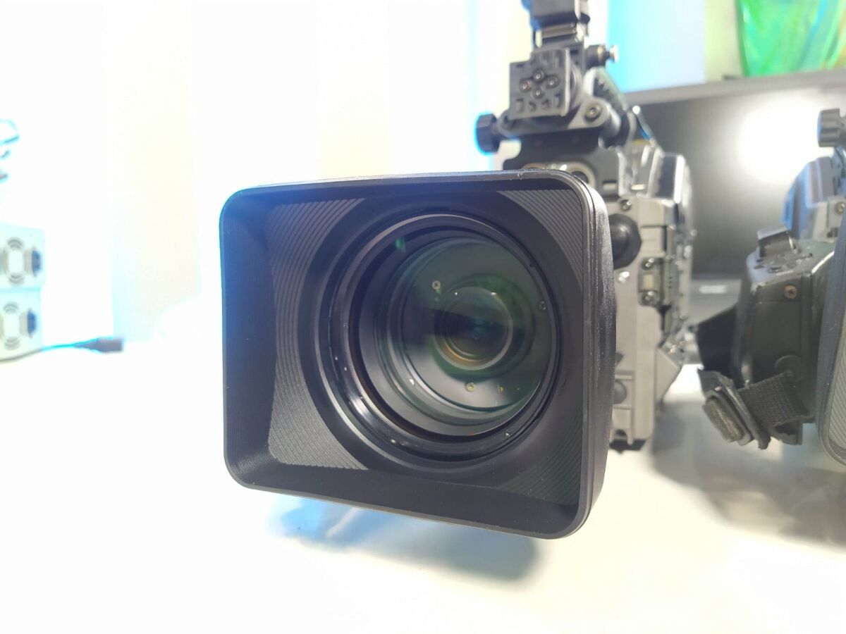 Broadcast Sony DSR-300AP DVCAM Digital Camcorder with Canon Broadcast Sony DSR-300AP DVCAM Digital Camcorder with Canon