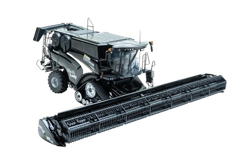 1/32 ERTL BRITAINS NEW HOLLAND FX60 FORAGE HARVESTER FIRST EDITION