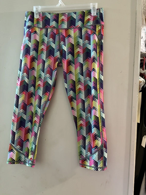fabletics activewear cropped yoga leggings