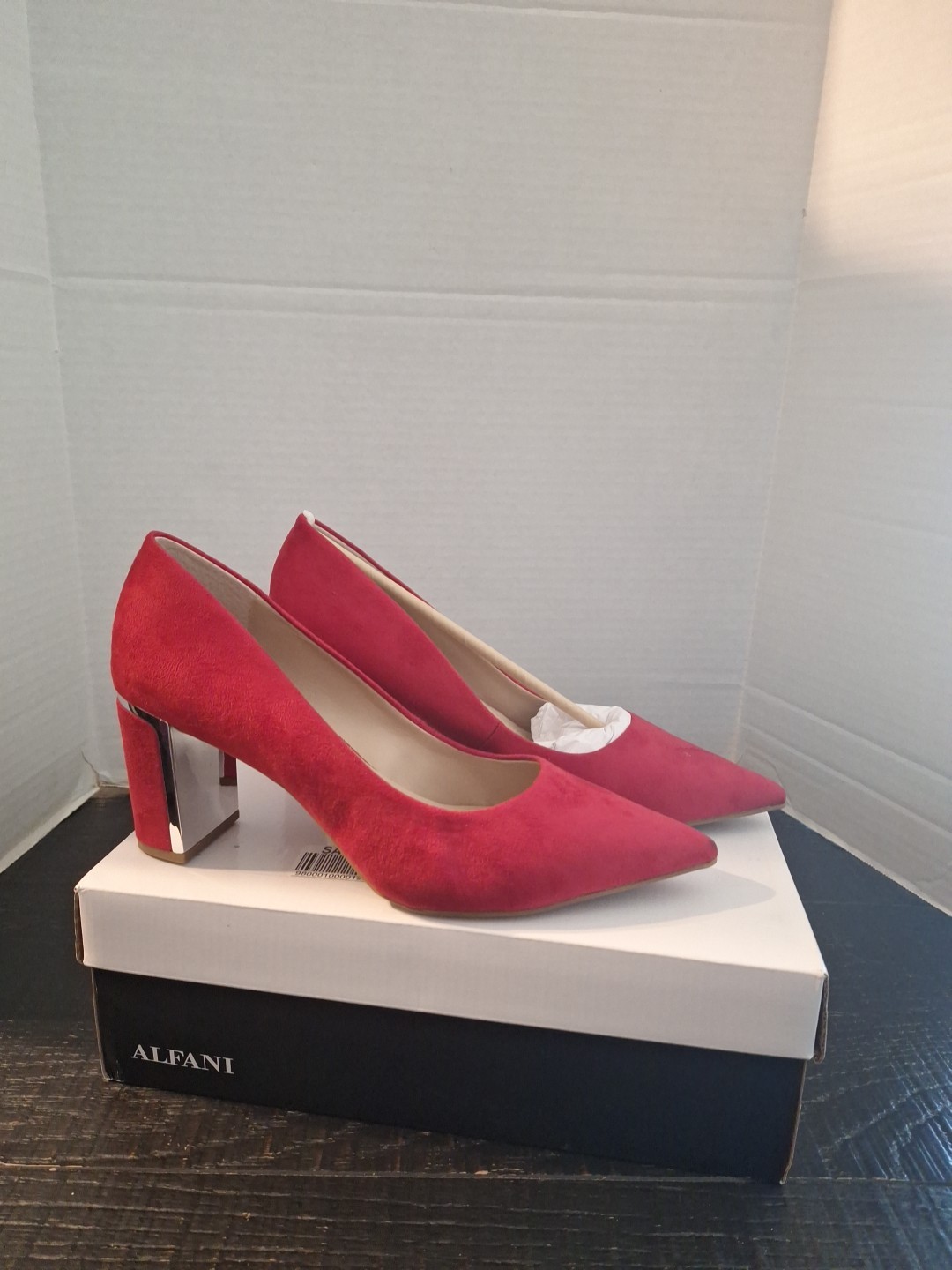 Alfani Red Pointed Toe Stiletto Leather Pump Shoes Size 9.5M made for Macys