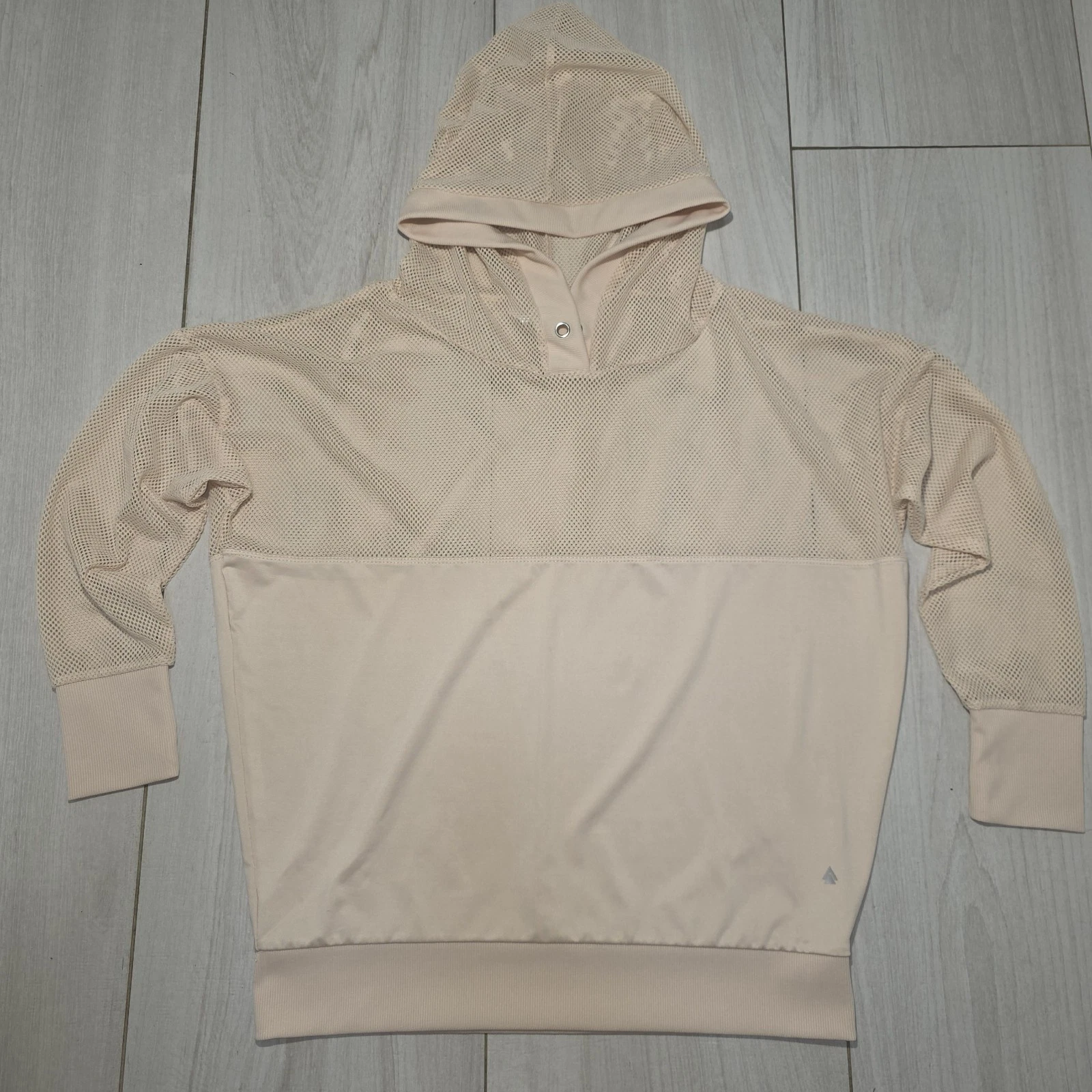CALI Sport Beige Mesh Pullover Hoodie Women's Logo Snap Button Lightweight M