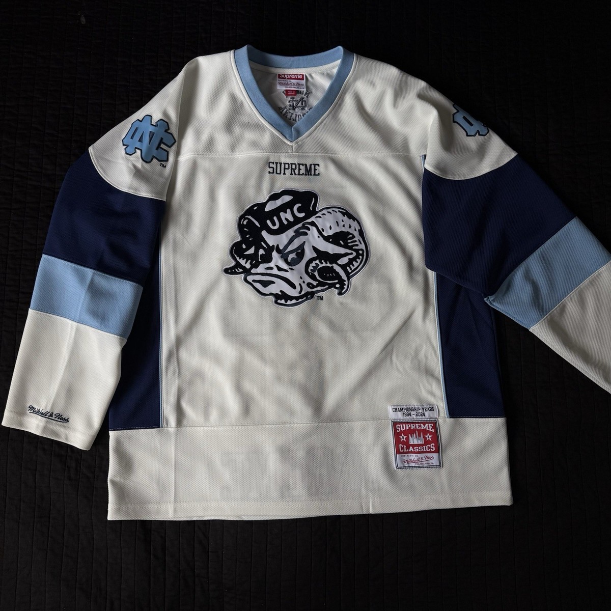Supreme Mitchell and Ness UNC Tar Heels NCAA Hockey Jersey Size XL