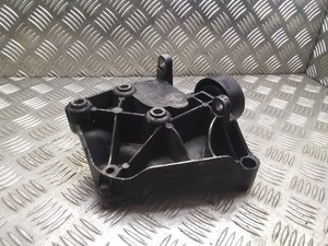 BMW 3 E46 Klimakompressorhalterung 64557787319 2.00 Diesel 110kw 2004 14063150