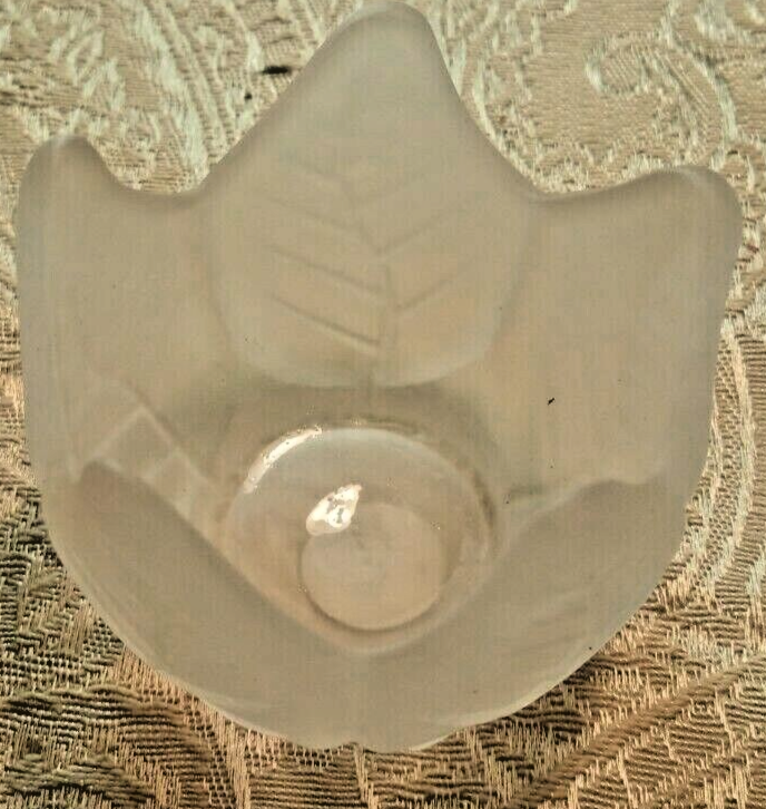 PartyLite P0290 Frosted Lotus Blossom Glass tealight Candle Holders