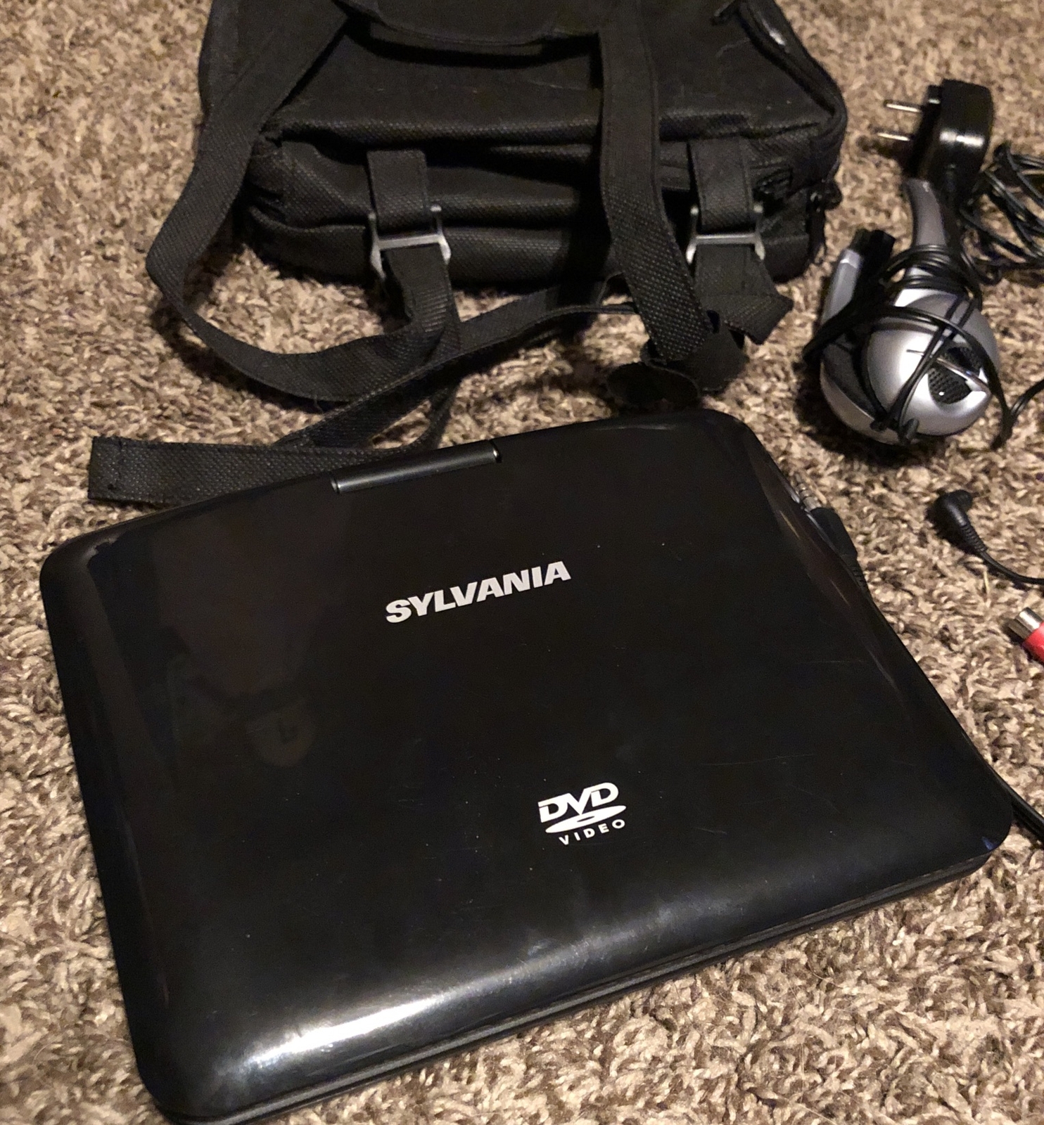 Sylvania Portable DVD Player SDVD7027 Black w/Accessories, Case
