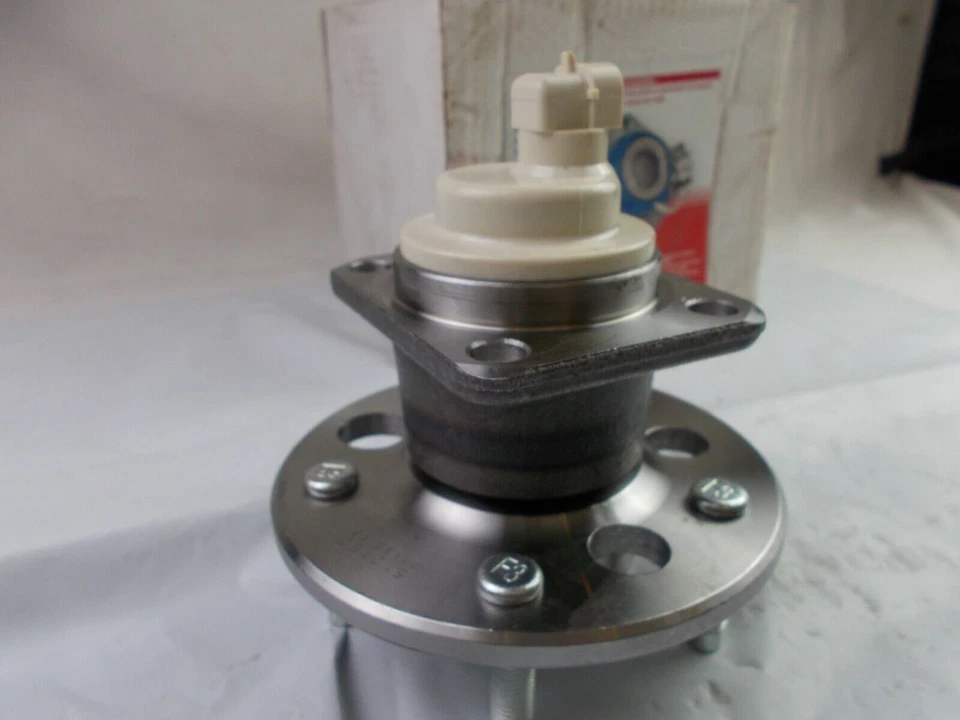 Conjunto de cojinete de rueda y buje trasero Carquest para; mini furgonetas GM Cars Foto 3 de 4