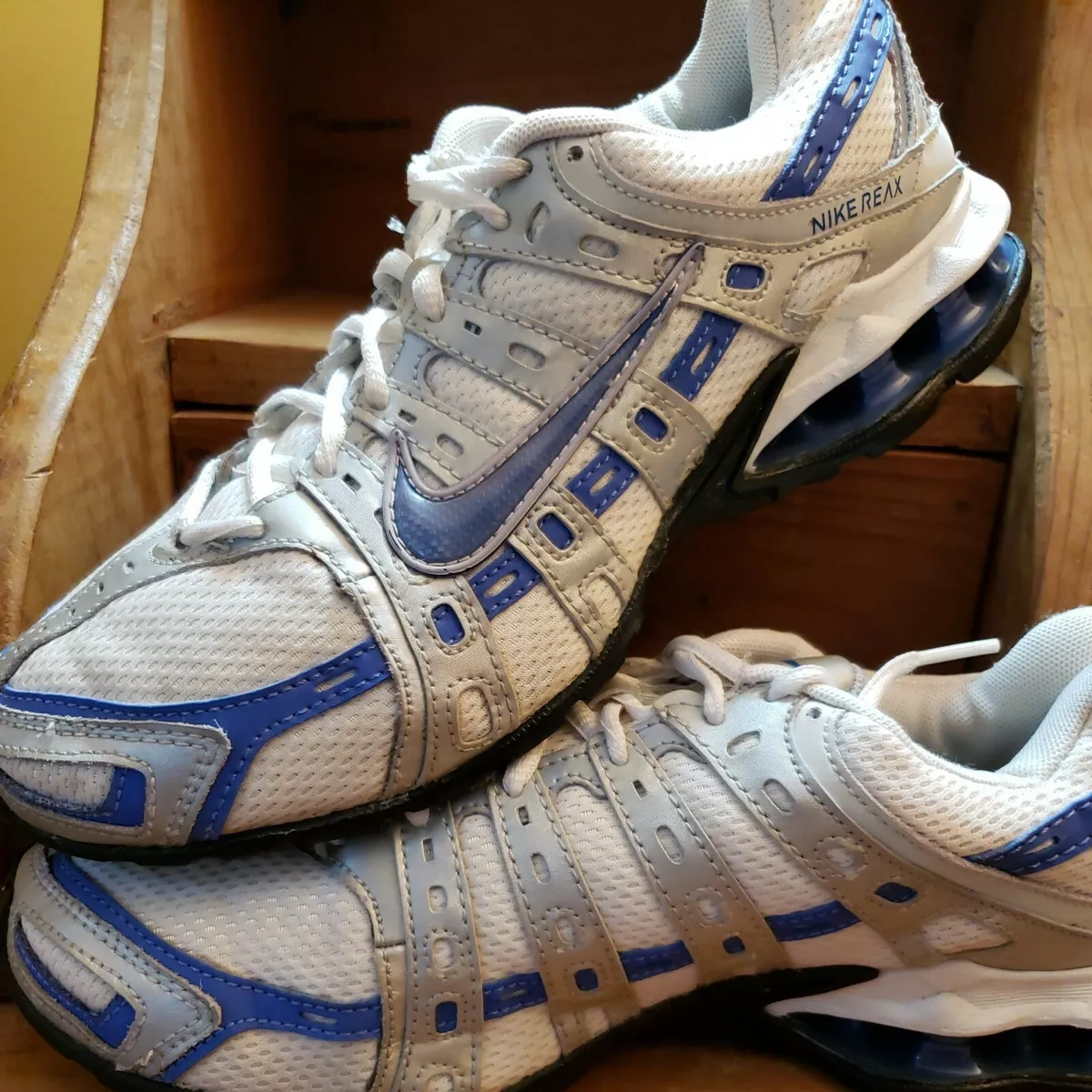 Nike reax deals white
