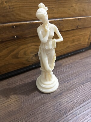 greek lady statue
