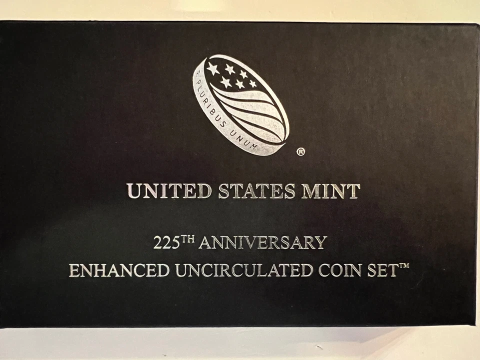 2017 225th ANNIVERSARY ENHANCED UNCIRCULATED COIN SET. ONLY 225,000 SETS MINTED. - Image 2 of 4