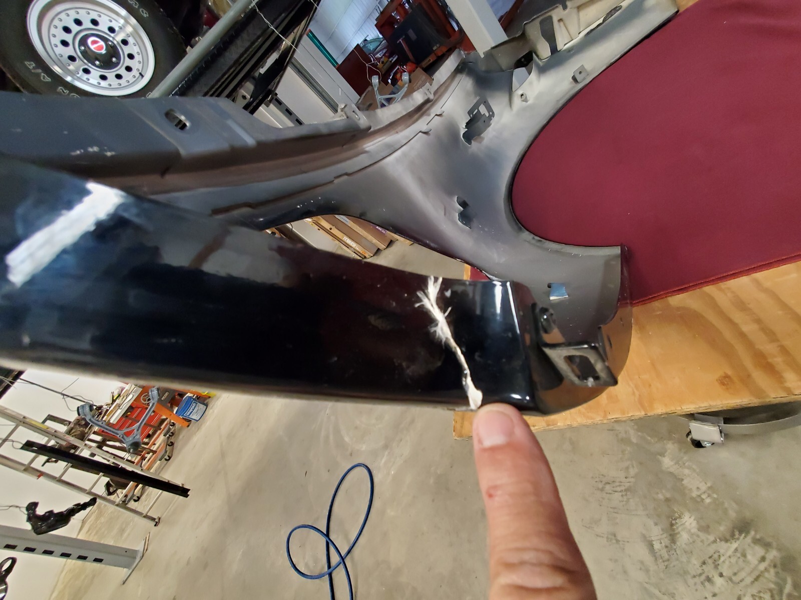 2006-2017 ASTON MARTIN VANTAGE V8/V12 RIGHT FRONT FENDER USED OEM