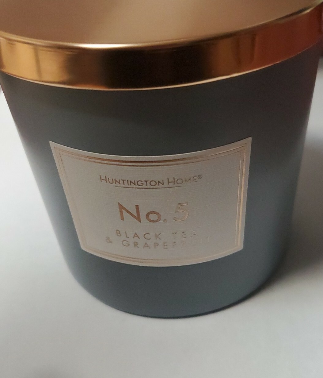 Huntington Home Luxury No. 5 Glass Jar Candle Black Tea & Grapefruit