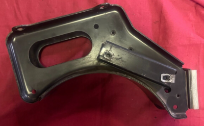 68QM416AM Genuine Mack Truck Hood Bracket Fits VOLVO 25112044 for  