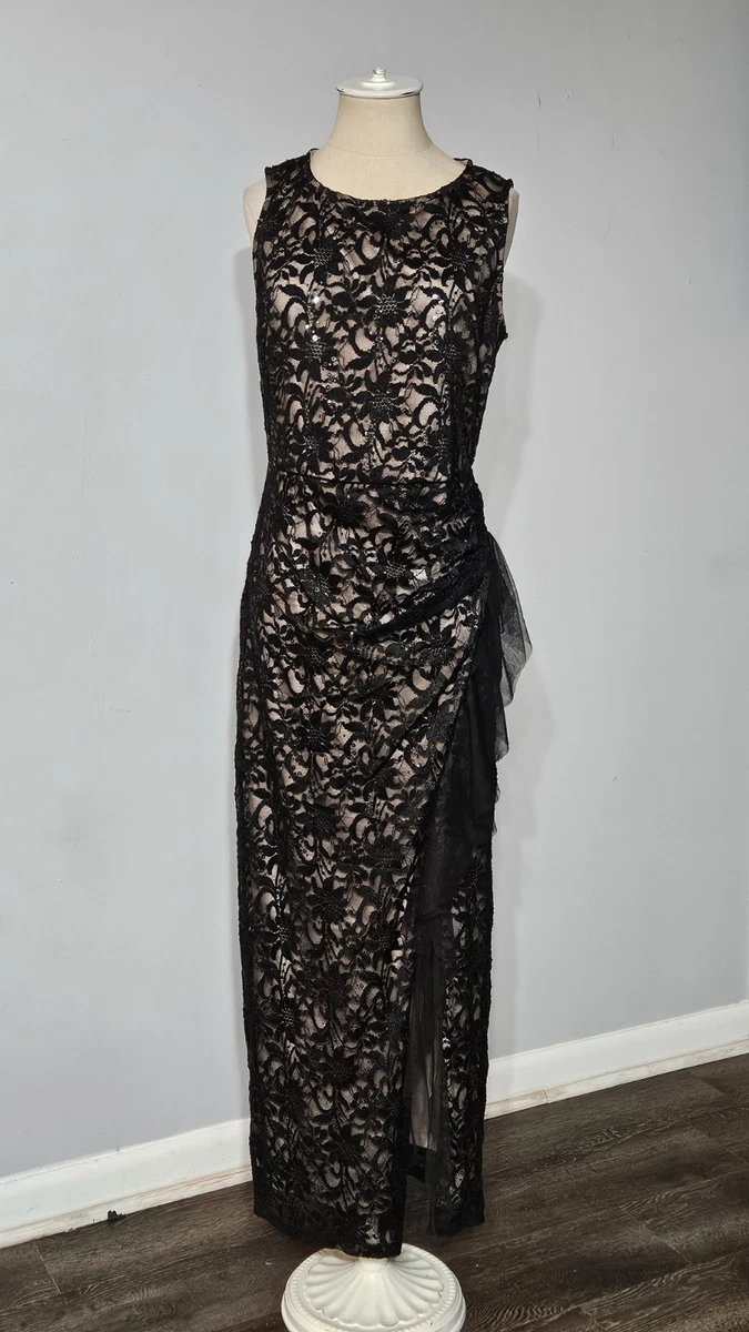 veils that go with lace dresses VALENTINA Chantilly Lace Edged Drop Cathedral Bridal Veil main image 0