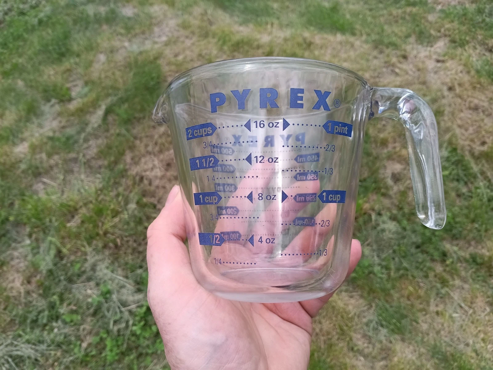 PYREX Glass 2 Cup/16 oz /500 ml Metric DK BLUE Markings & J-Handle Measuring Cup