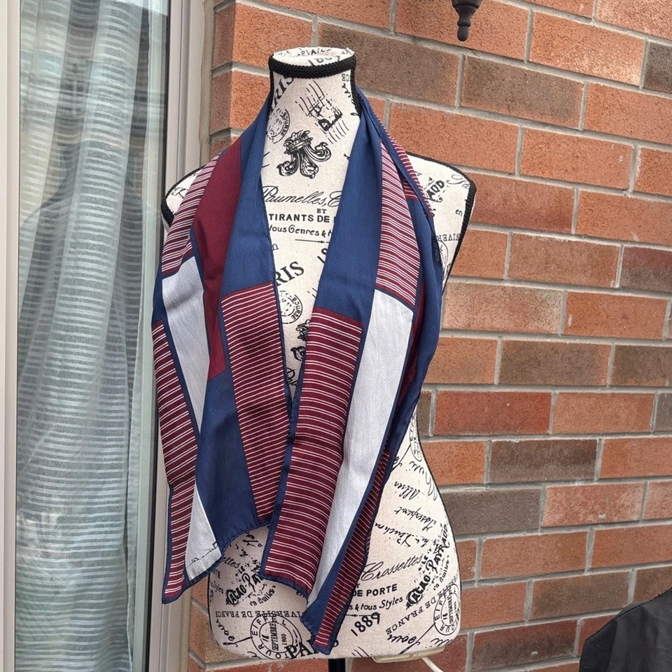 Impresionante Bufanda Ann Klein Vintage Rayas Azules y Rojas 100% Seda Foto 4 de 4