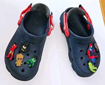 Crocs Kinder Clogs blau mit Riemen Marvel Superhelden Jibbitz EU 30