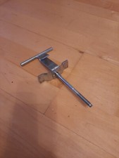 Spare Wheel Retaining Bolt Possible Land Range Rover