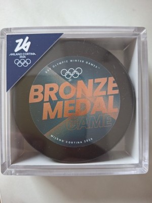 Nachbildung des offiziellen Bronzemedaillen Puck  Milano Cortina 2026