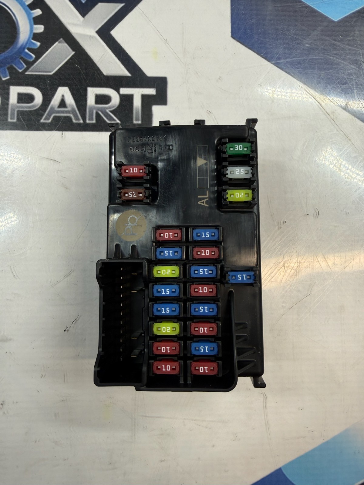 2019-2023 Hyundai Kona FUSE BOX 91959J9020 OEM