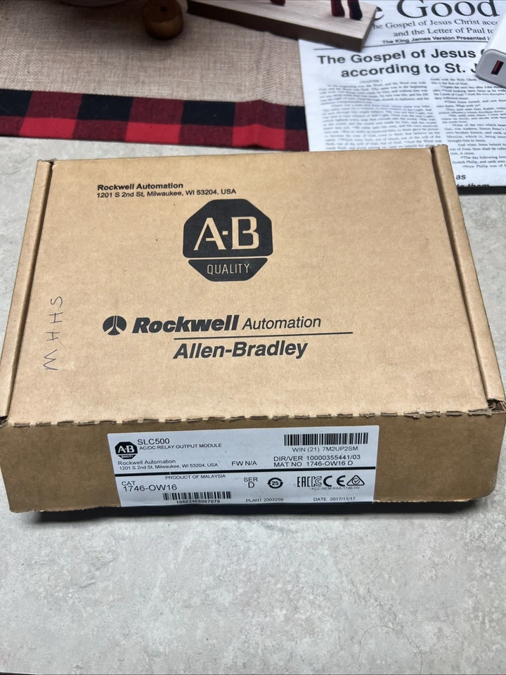 Módulo de salida de relé Allen Bradley SLC 500 AC/DC 1746-OW16 Ser D Foto 2 de 3